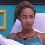 Participante do BBB 25 diz que sister está fazendo jogo covarde