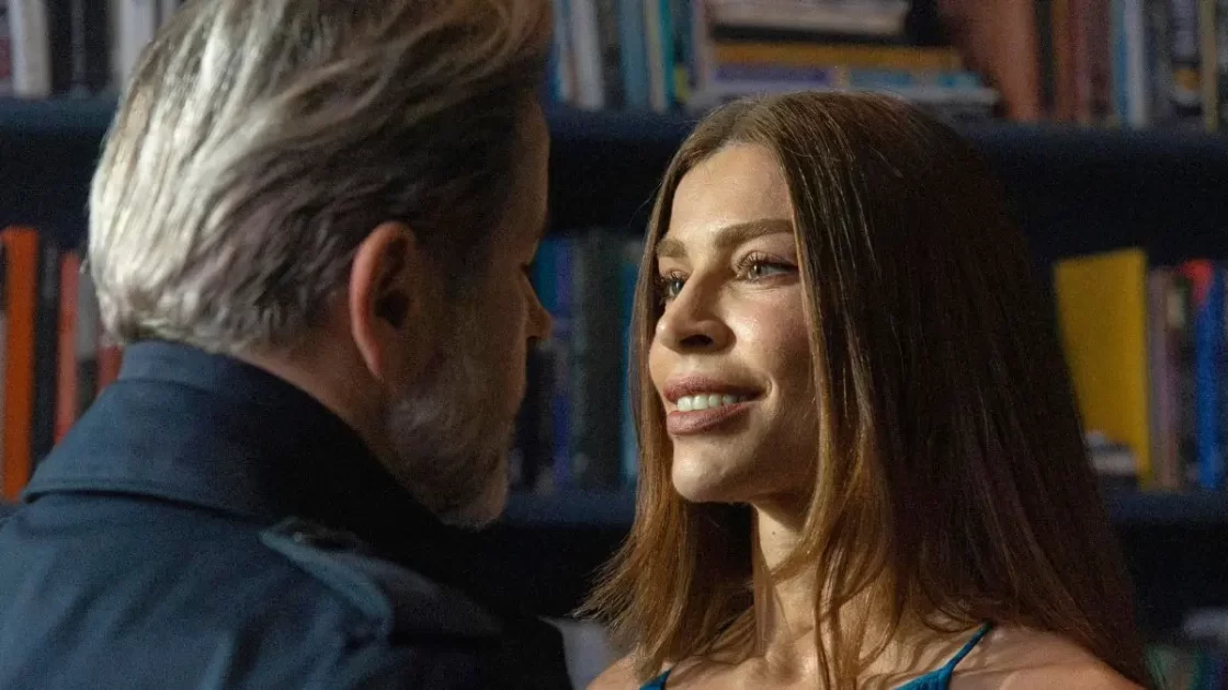 Ferette (Murilo Benício) chega com compras e Arminda (Grazi Massafera): veja o resumo de Três Graças (Foto: Manoella Mello/Globo)